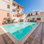 Cozy 3 Guest With Pool