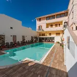 Cozy 3 Guest With Pool